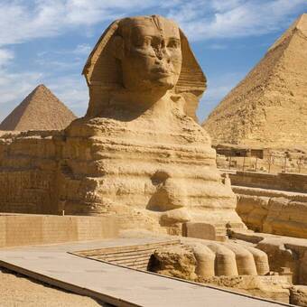 Die Pyramiden von Gizeh mit Sphinx 