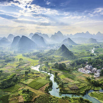 Traumhafte Karstberge-Landschaft bei Guilin 