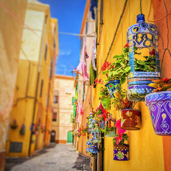 Algheros bunte Gassen, Sardinien ©refresh(PIX) - stock.adobe.com