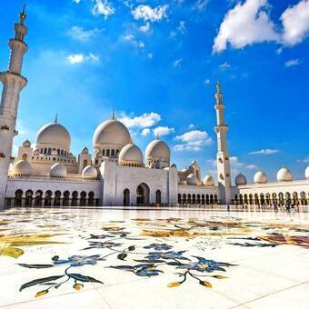 Sheikh Zayed Moschee in Abu Dhabi © Luciano Mortula-LGM - stock.adobe.com