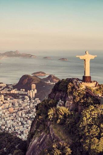 Christusstatue mit Blick auf Rio de Janeiro