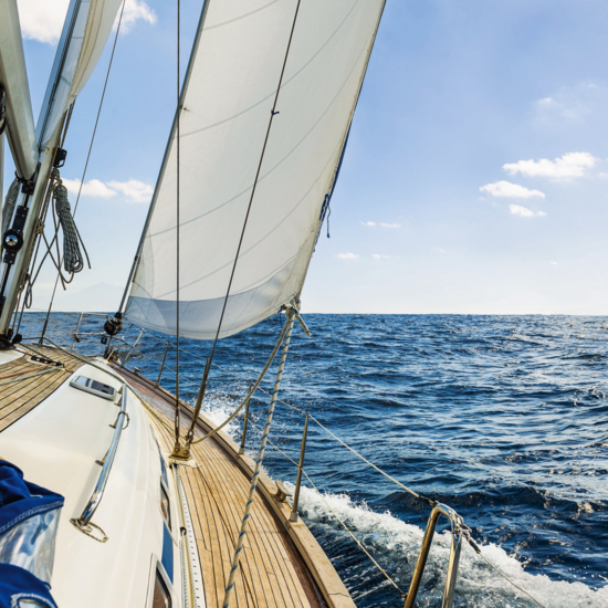 Segelyacht im Atlantischen Ozean © AlexanderNikiforov - Fotolia