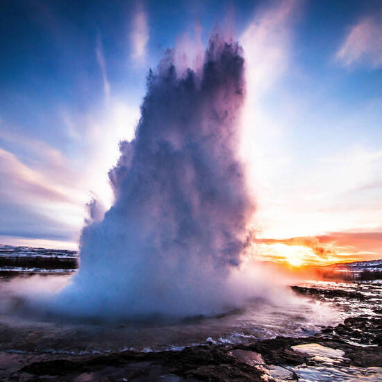 Eruption of Geyser in Iceland. Splash ©zinaidasopina112 - stock.adobe.com