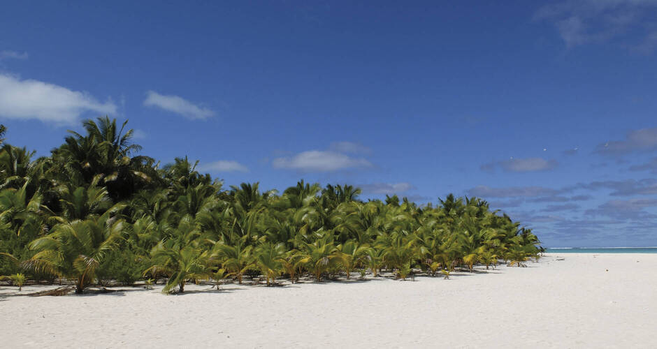 Unberührte Insel im Atoll Aitutaki 