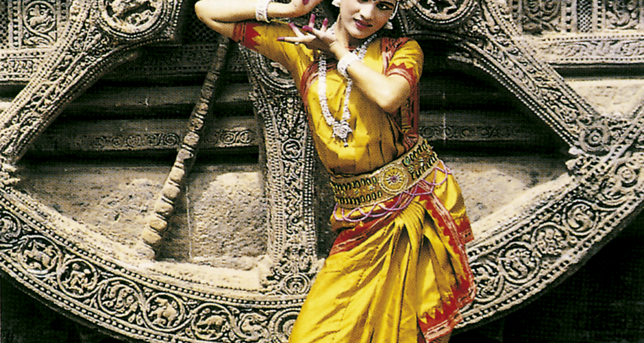 Vor dem Sonnenwagen des Tempels von Konarak 