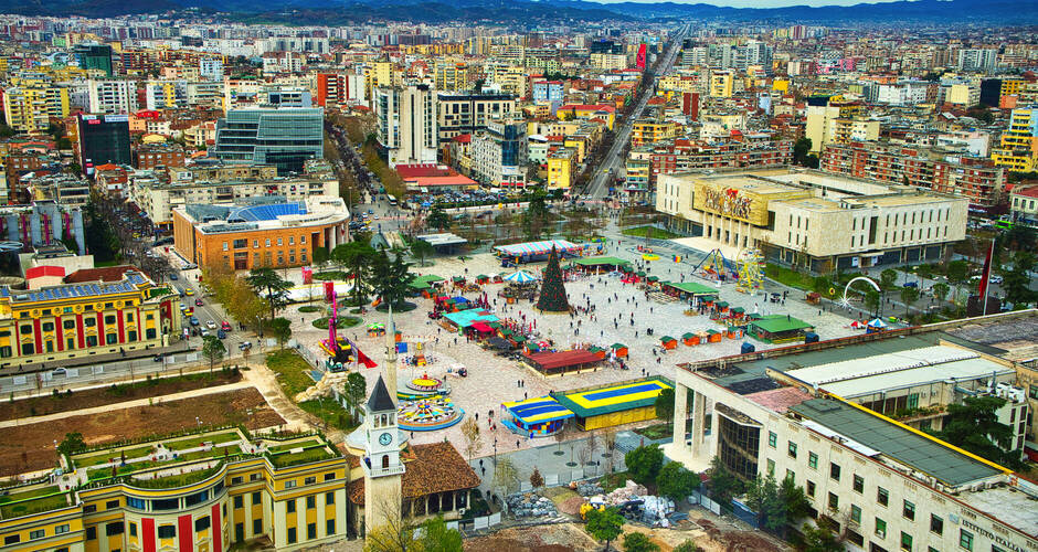Buntes Stadtbild von Tirana, Albanien © truba71 - stock.adobe.com