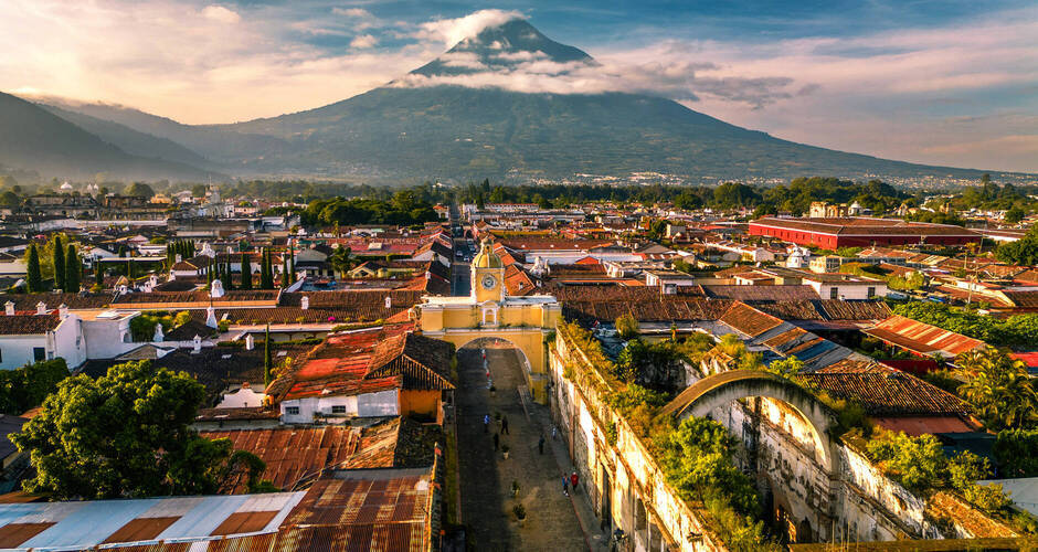 Blick auf die Stadt Antigua Guatemala © Benjamin - stock.adobe.com