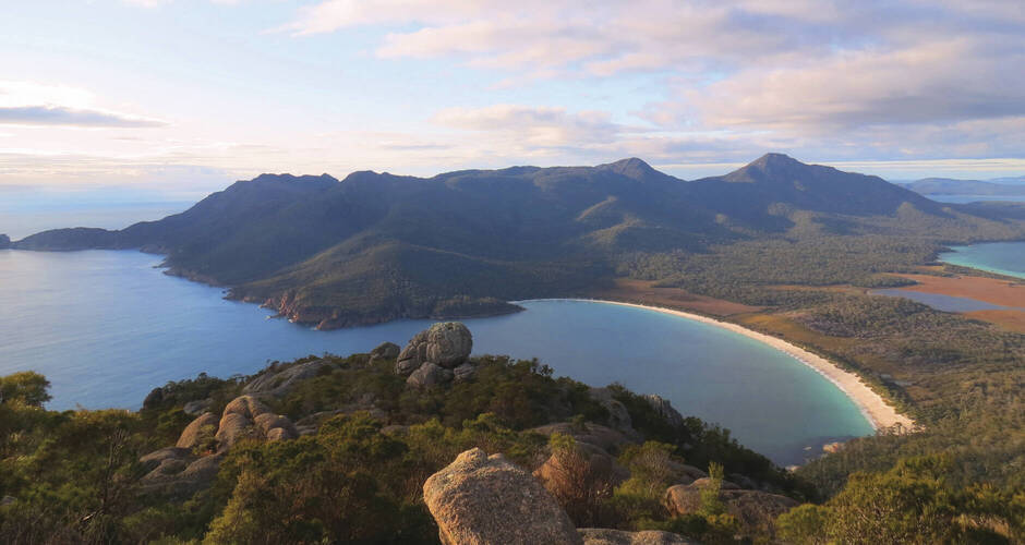 Blick vom Mt. Amos zur Wineglass Bay 