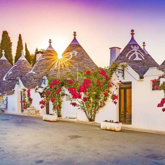 Trulli Häuser in Alberobello © Balate Dorin - stock.adobe.com