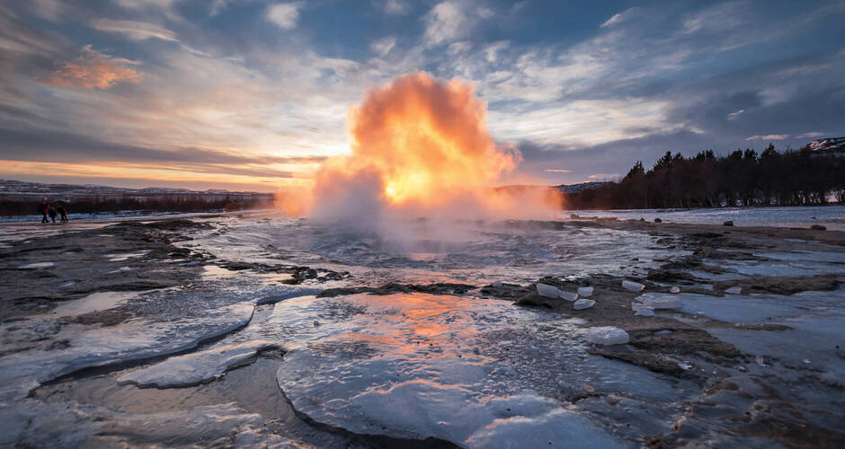 Eruption des Strokkur-Geysirs ©zinaidasopina112 - stock.adobe.com