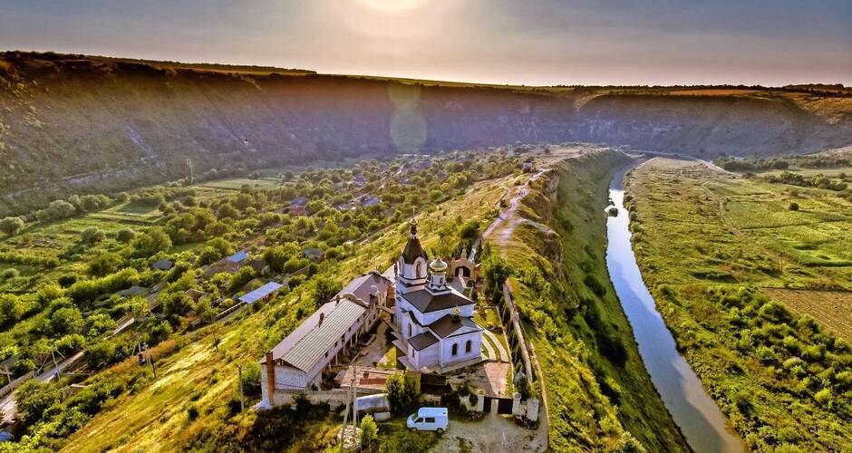 Felsenkloster in Orheiul Vechi (Alt-Orhei) © Calin Stan - stock.adobe.com