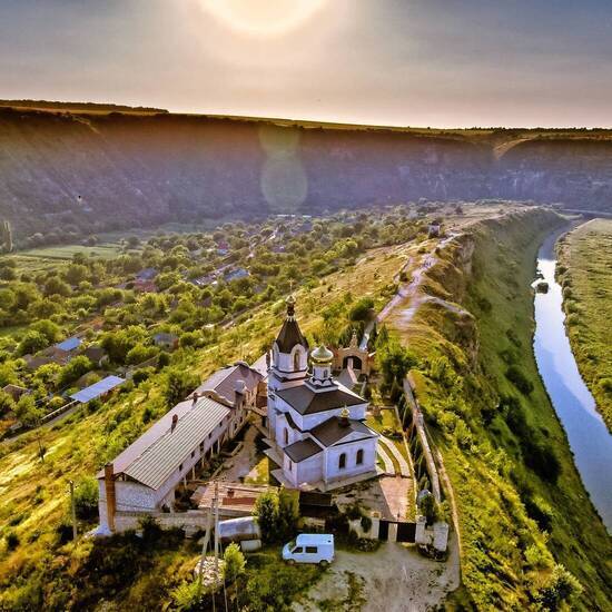 Felsenkloster in Orheiul Vechi (Alt-Orhei) © Calin Stan - stock.adobe.com