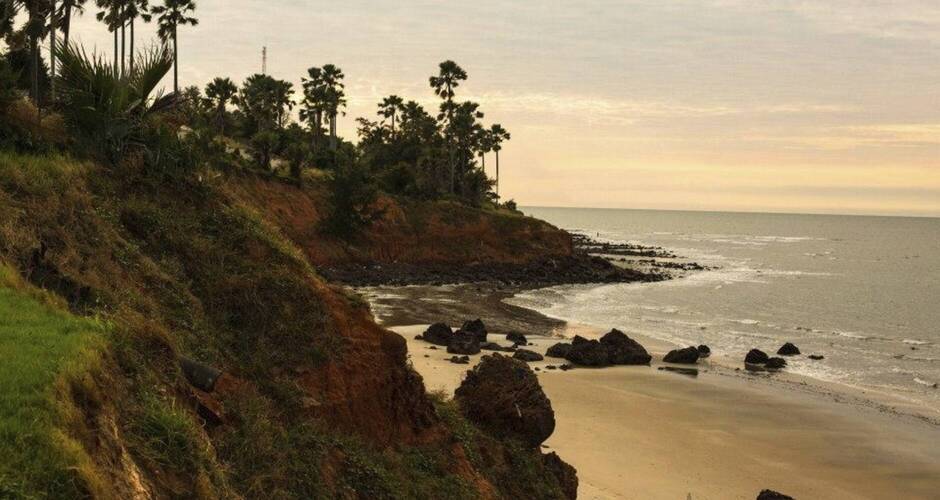Imposante Steilküste in Gambia 