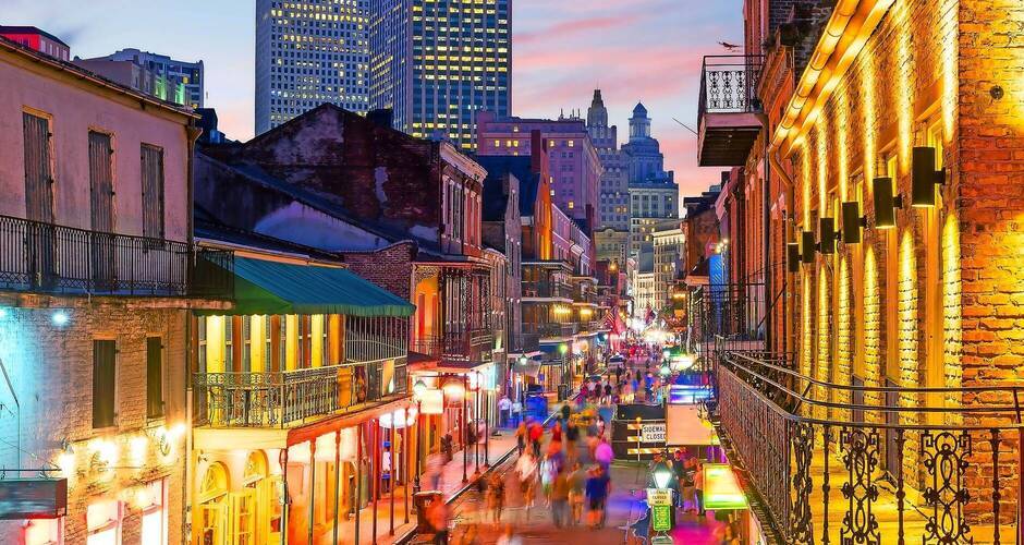 Nachtleben im French Quarter, New Orleans © f11photo - stock.adobe.com