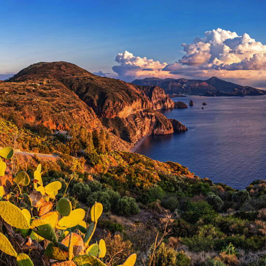 Blick auf die Liparischen Inseln © Viktor - stock.adobe.com